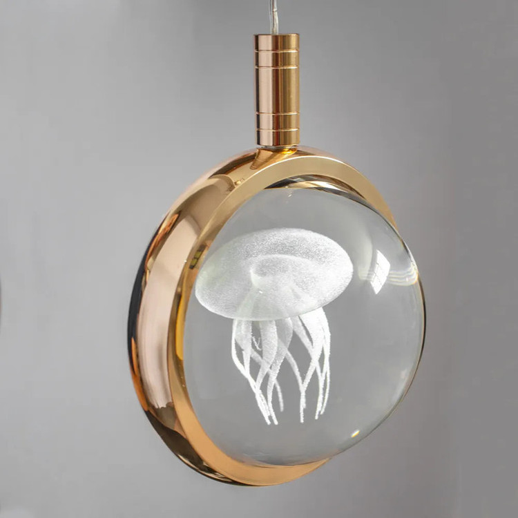 گوی کریستالی طرح عروس دریایی مدل آویزی